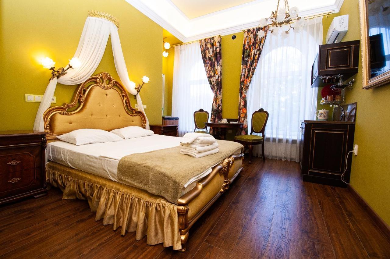 Art Suites Near Deribasovskaya Odessa Esterno foto