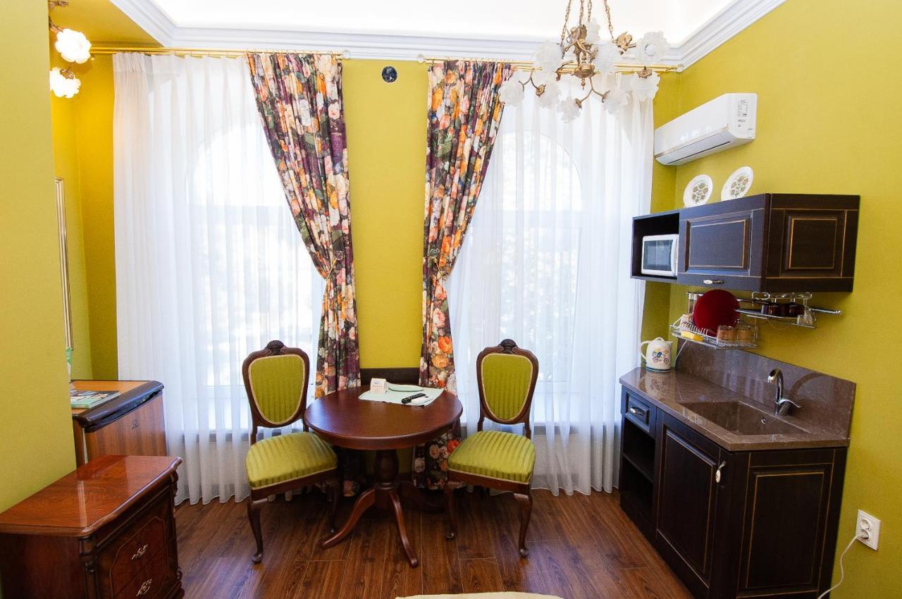 Art Suites Near Deribasovskaya Odessa Esterno foto